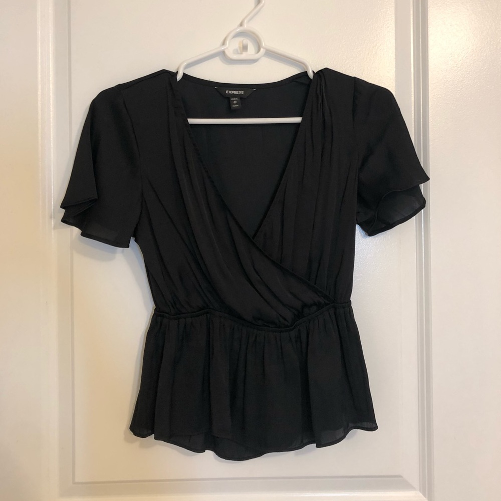Cropped Express wrap top